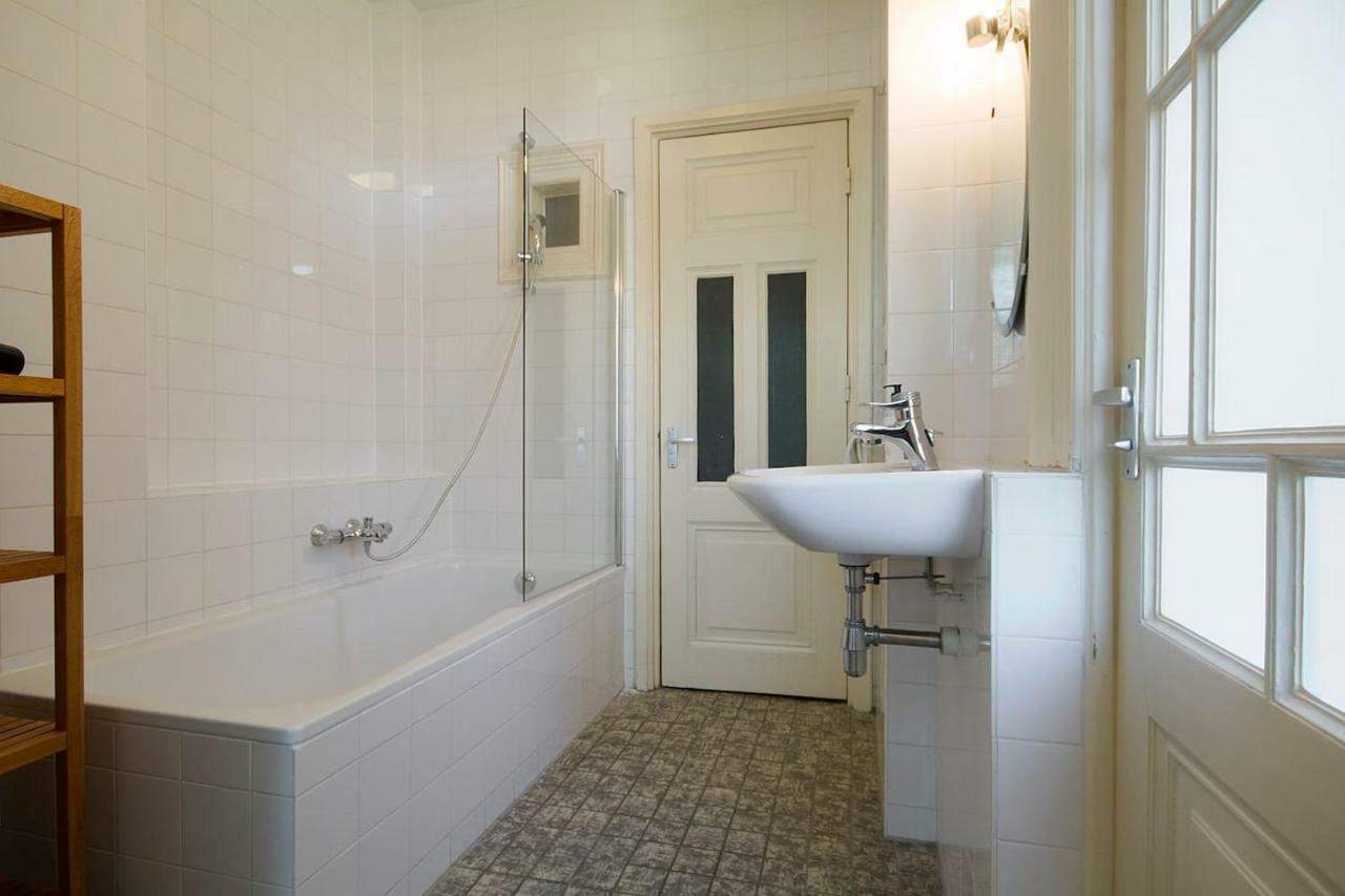 אמסטרדם Spacious 4P Canal Apartment מראה חיצוני תמונה
